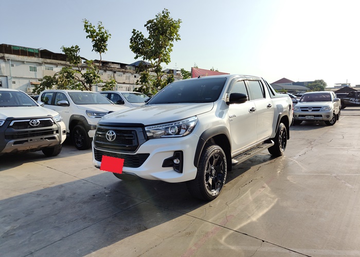 TOYOTA Hilux