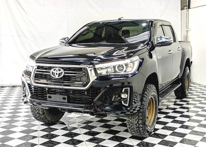 TOYOTA Hilux