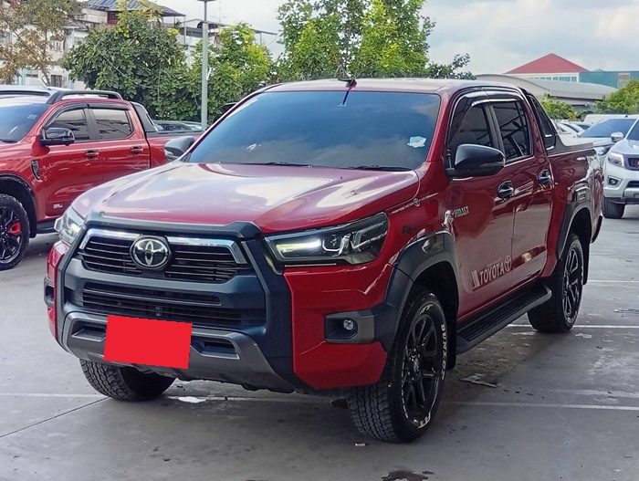 TOYOTA Hilux