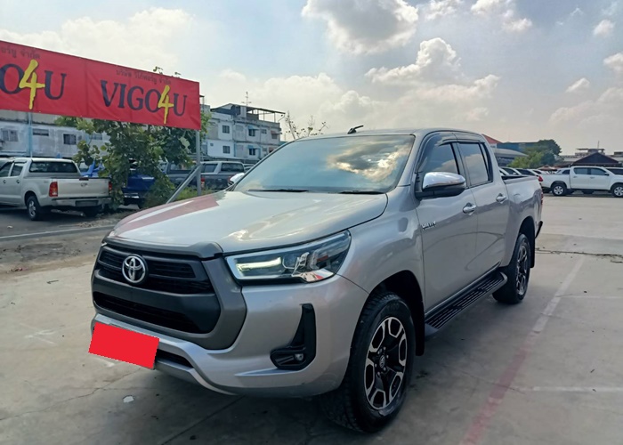 TOYOTA Hilux