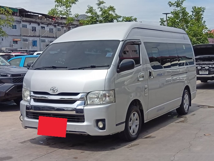 TOYOTA COMMUTER