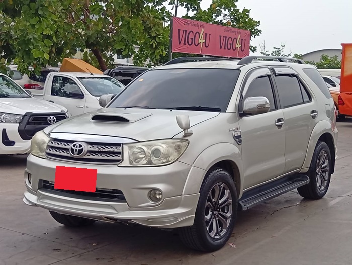 TOYOTA Fortuner