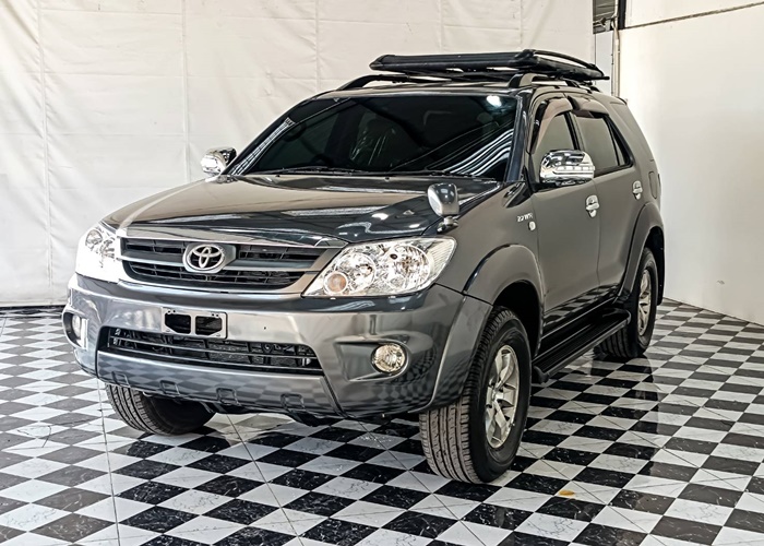 TOYOTA Fortuner