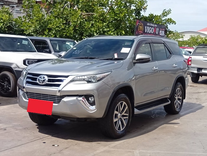 TOYOTA Fortuner