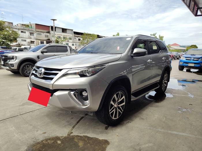 TOYOTA Fortuner