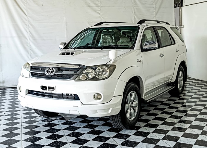 TOYOTA Fortuner