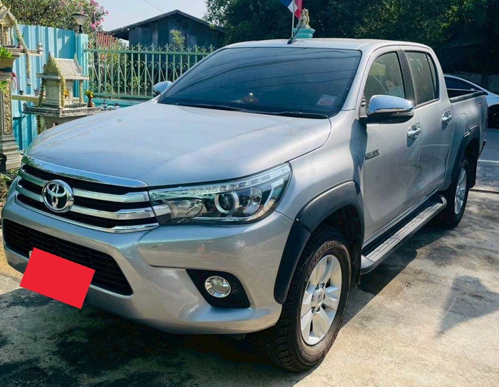 TOYOTA Hilux