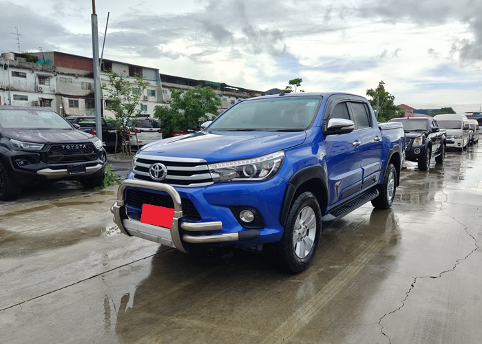 TOYOTA Hilux
