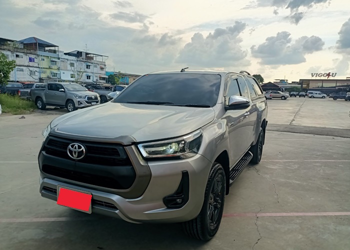 TOYOTA Hilux