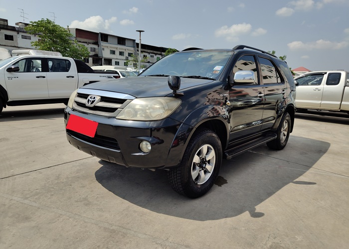 TOYOTA Fortuner