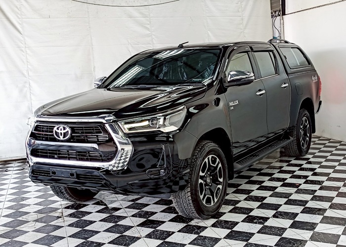 TOYOTA Hilux
