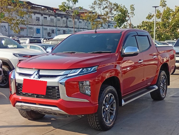 MITSUBISHI Triton