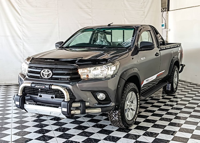 TOYOTA Hilux