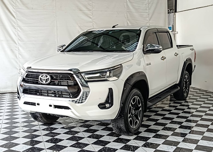 TOYOTA Hilux