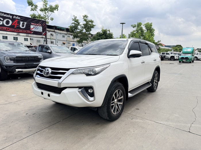 TOYOTA Fortuner