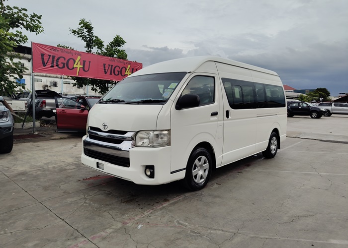 TOYOTA COMMUTER