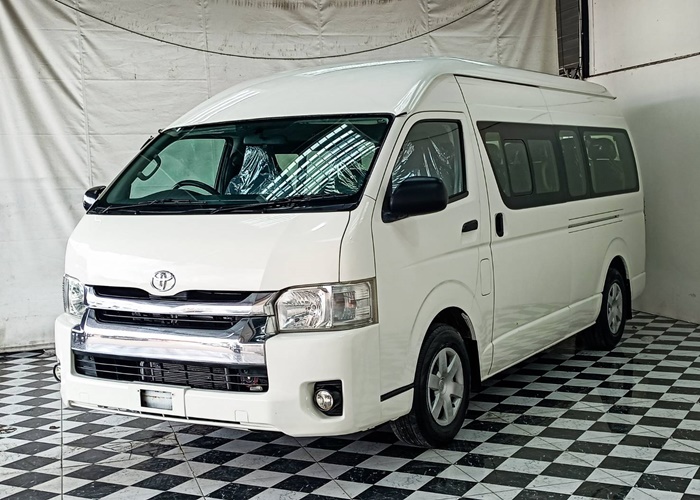 TOYOTA COMMUTER