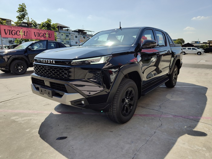 TOYOTA TRAVO OVERLAND PLUS