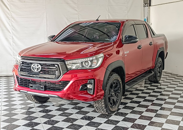 TOYOTA Hilux