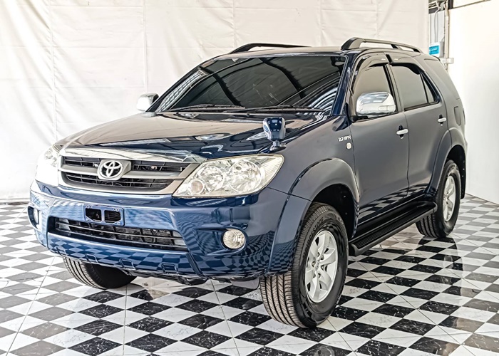 TOYOTA Fortuner