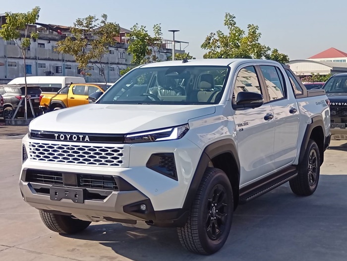 TOYOTA TRAVO OVERLAND PLUS