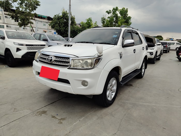 TOYOTA Fortuner