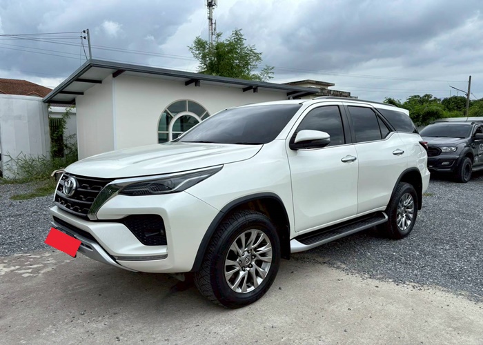 TOYOTA Fortuner