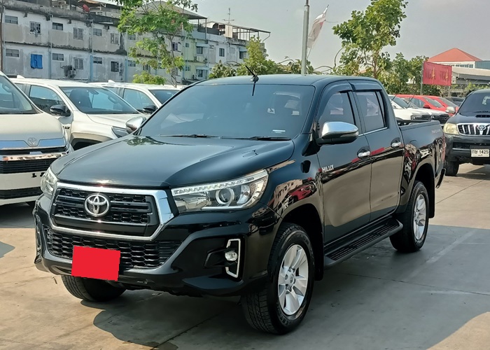 TOYOTA Hilux