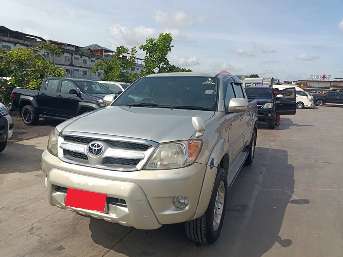 TOYOTA Hilux