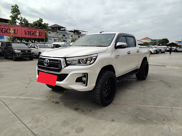 TOYOTA Hilux