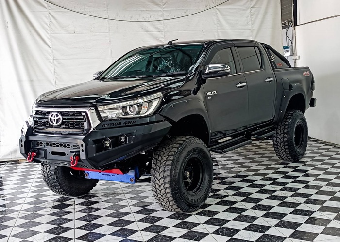 TOYOTA Hilux