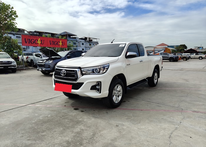 TOYOTA Hilux