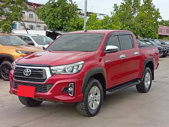 TOYOTA Hilux