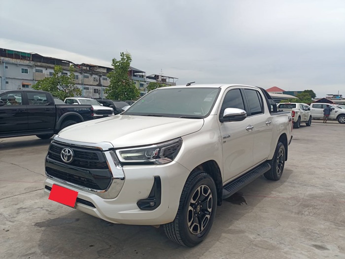 TOYOTA Hilux