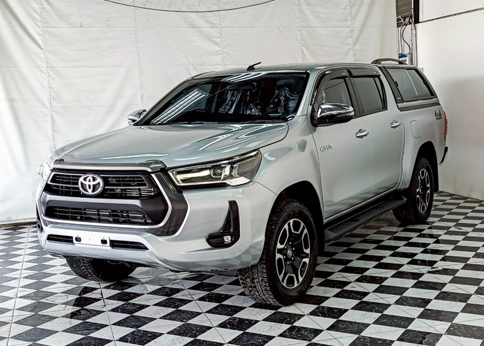 TOYOTA Hilux