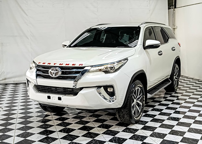 TOYOTA Fortuner