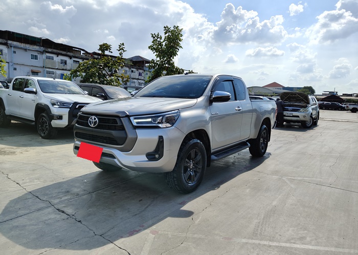 TOYOTA Hilux