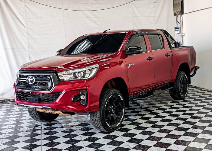 TOYOTA Hilux