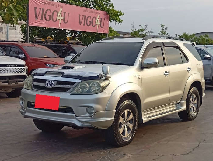 TOYOTA Fortuner