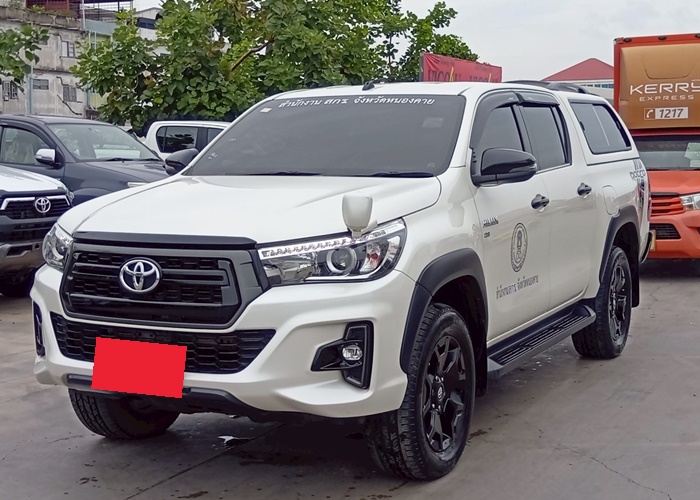 TOYOTA Hilux