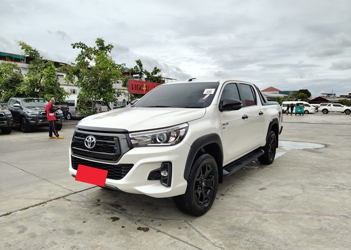 TOYOTA Hilux