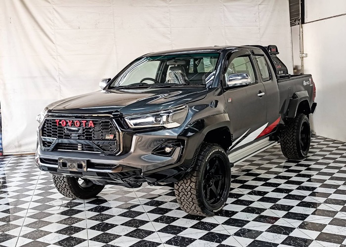 TOYOTA Hilux