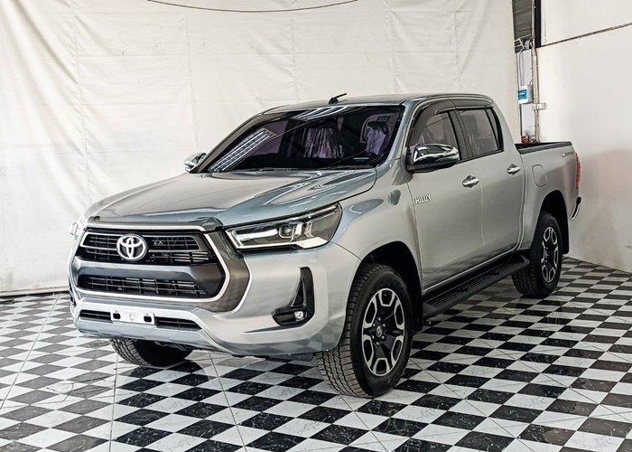 TOYOTA Hilux