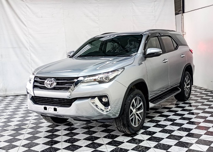 TOYOTA Fortuner