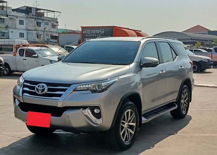 TOYOTA Fortuner