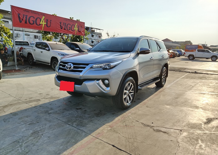 TOYOTA Fortuner