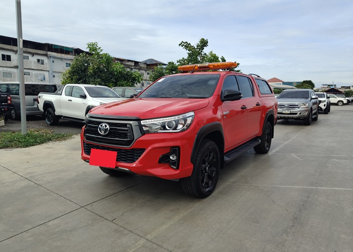 TOYOTA Hilux