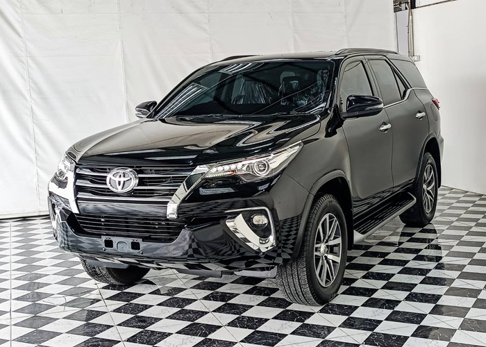 TOYOTA Fortuner