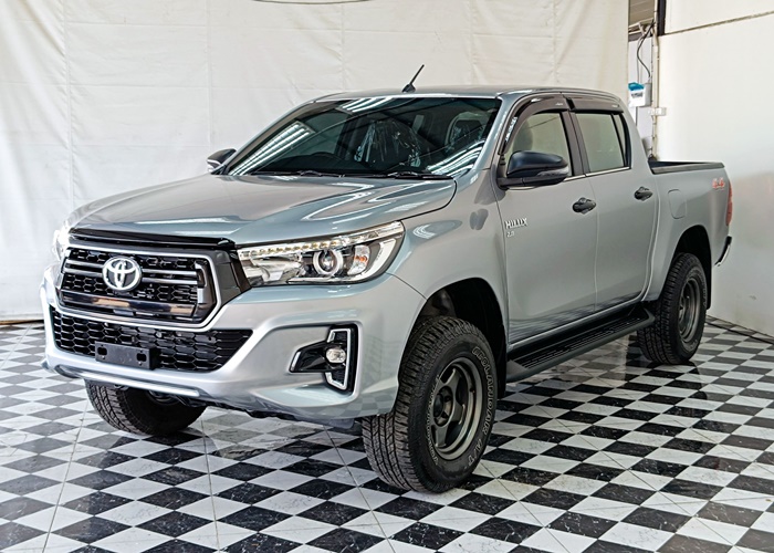 TOYOTA Hilux