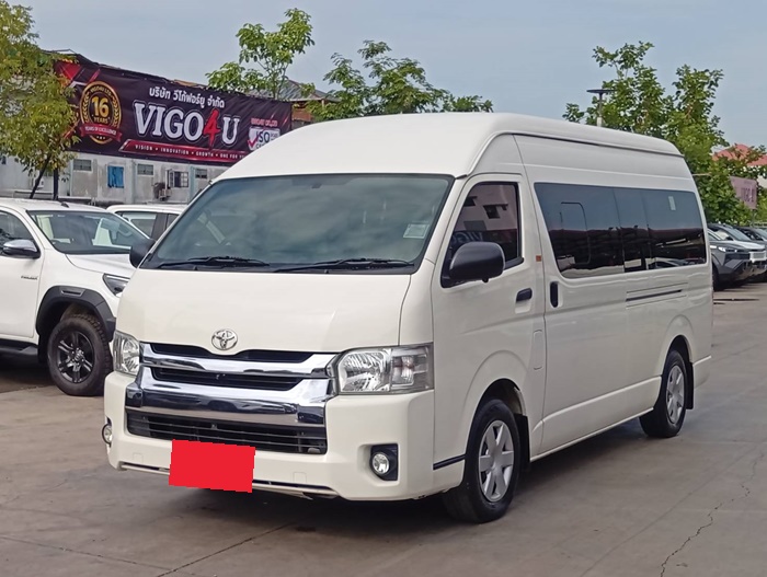 TOYOTA COMMUTER